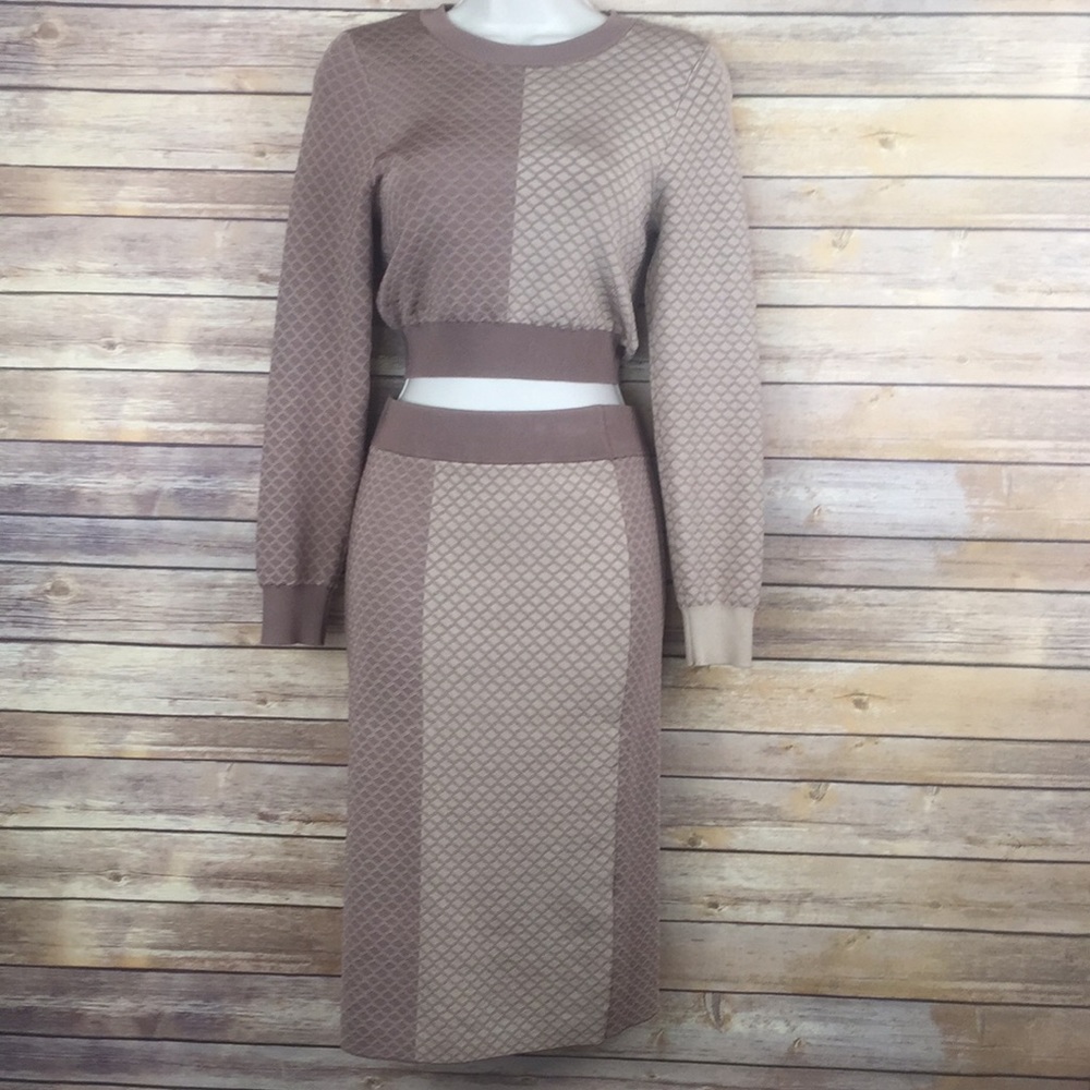 MLV Women's 2 piece top and skirt Set